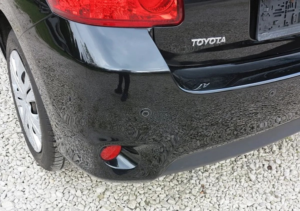 Toyota Auris cena 26800 przebieg: 173000, rok produkcji 2010 z Ryn małe 211